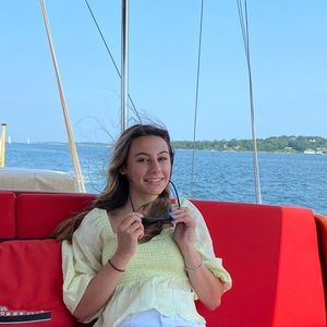 Meet your Posher, Brooke